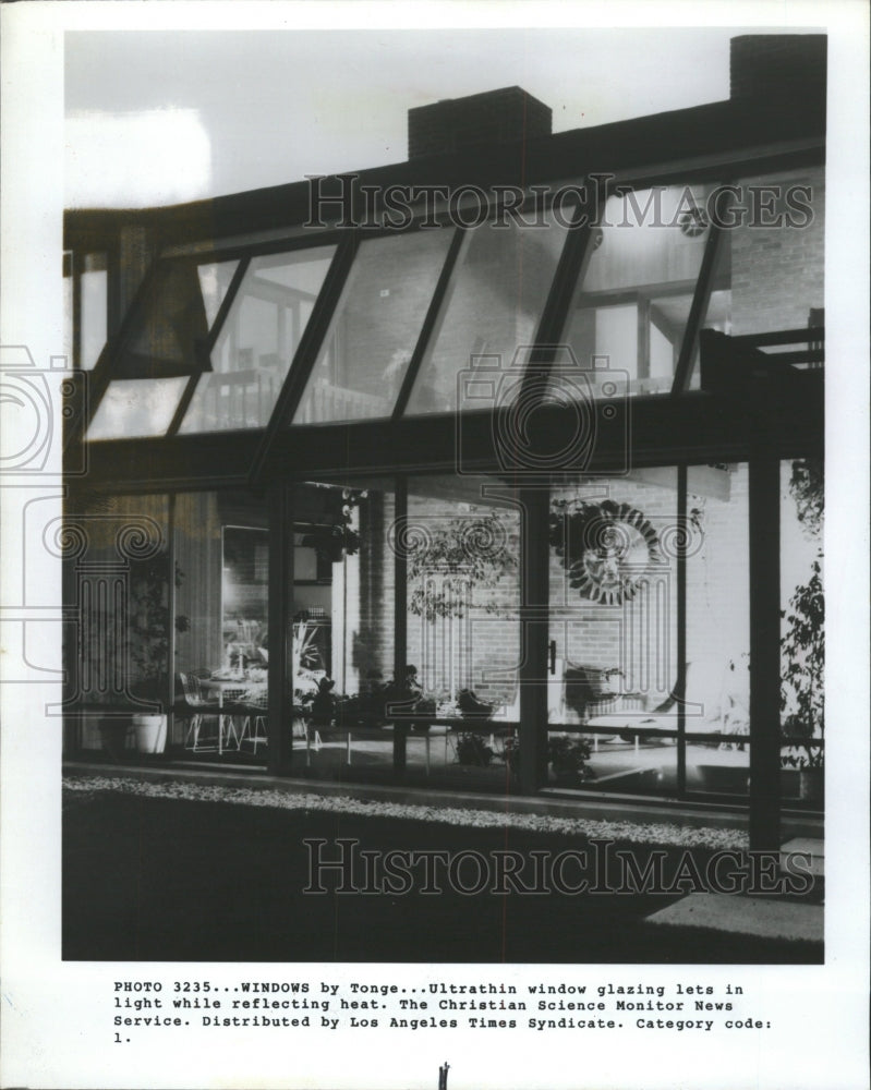 1984 Press Photo Window glazing reflecting heat Tonge - RRW48671 - Historic Images