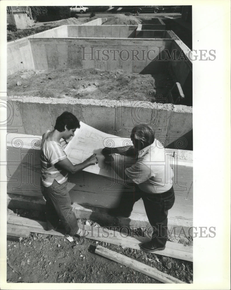 1984 Press Photo Solar Energy Provider Home Roofs - RRW48673 - Historic Images