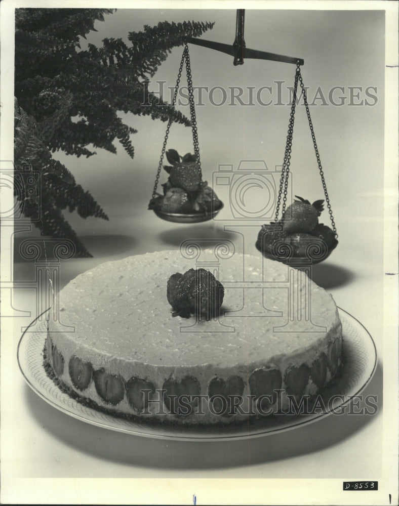 1969 Press Photo Dieter Strawbeery Cheesecake - RRW48685 - Historic Images