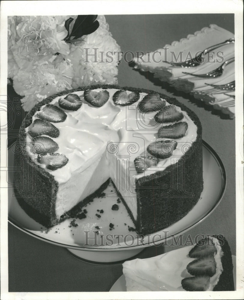 1966 Press Photo Pineapple cheesecake creamy dessert - RRW48693 - Historic Images