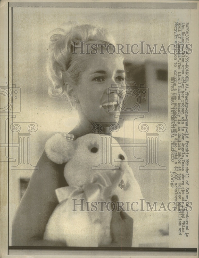 1969 Press Photo Frankie Mitchell Miss Wool America - RRW48767 - Historic Images