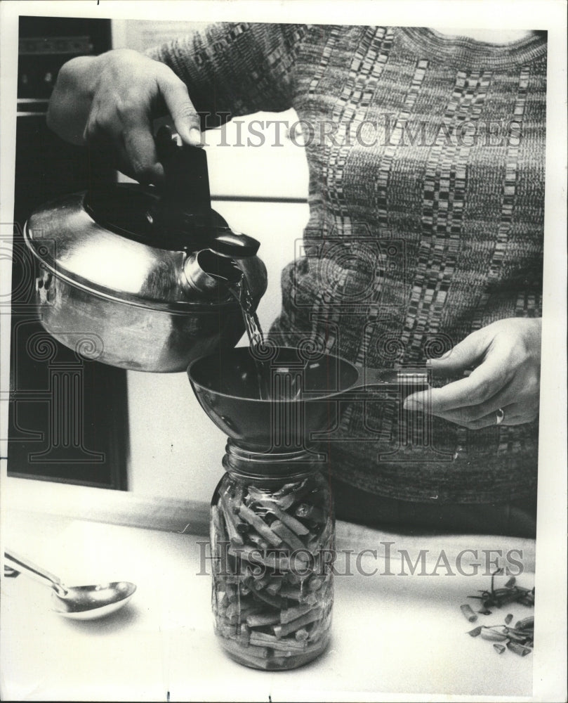 Press Photo Boiling water add beans food kitchen room - RRW48981 - Historic Images