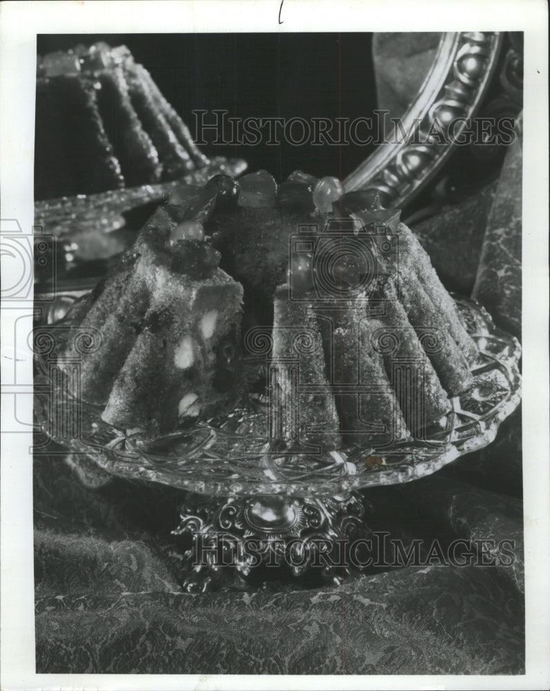 1970 Press Photo Flamboyant Fruitcake Cakes Recipes - RRW49039 - Historic Images