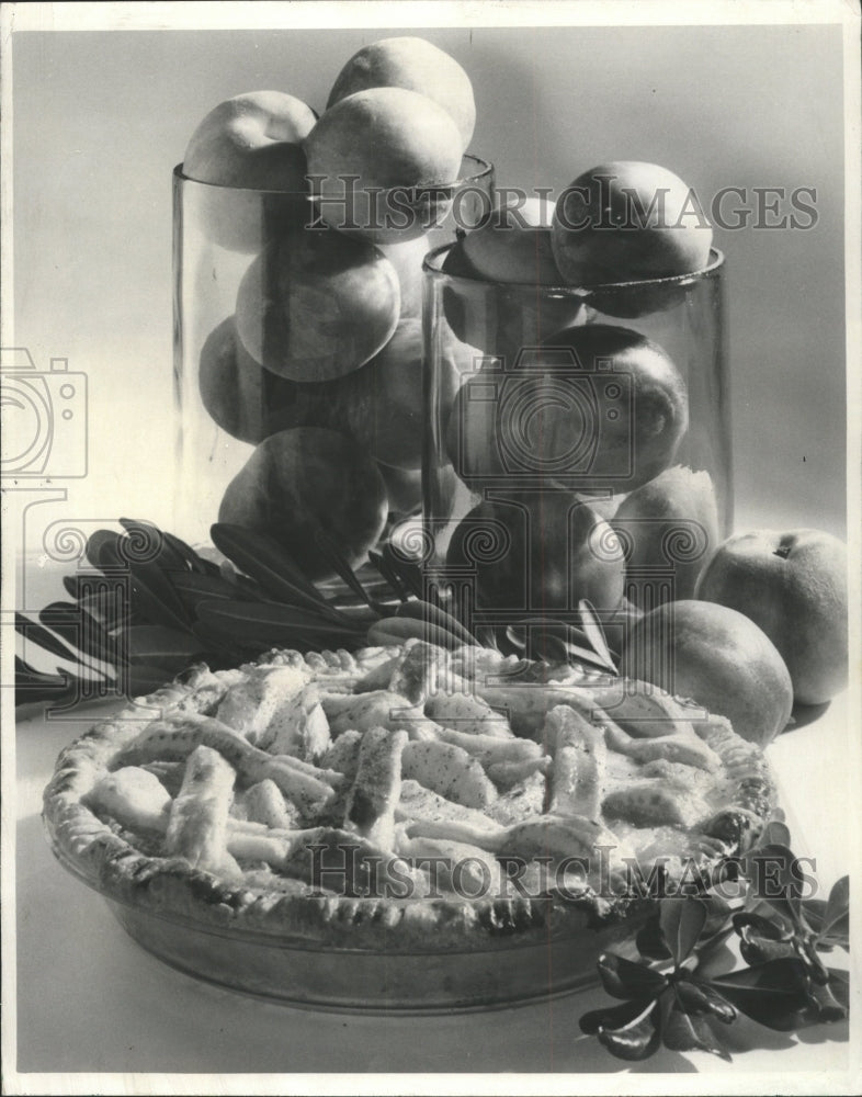 1982 Press Photo California Peaches Baking Recipes - RRW49093 - Historic Images