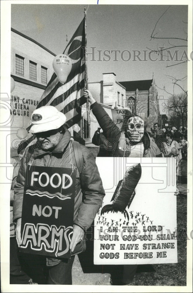 1982 Press Photo Oak Park Saturday San Francisco Peace - RRW49171 - Historic Images