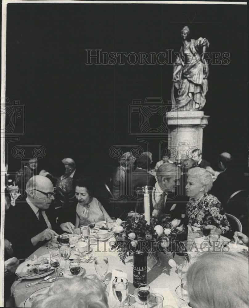 1972 Press Photo Lyric Opera Chicago Cultural Circles - RRW49311 - Historic Images