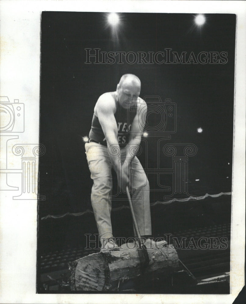 1976 Press Photo Razor Sharp Axes Chopin Sven Johnson - RRW49509 - Historic Images