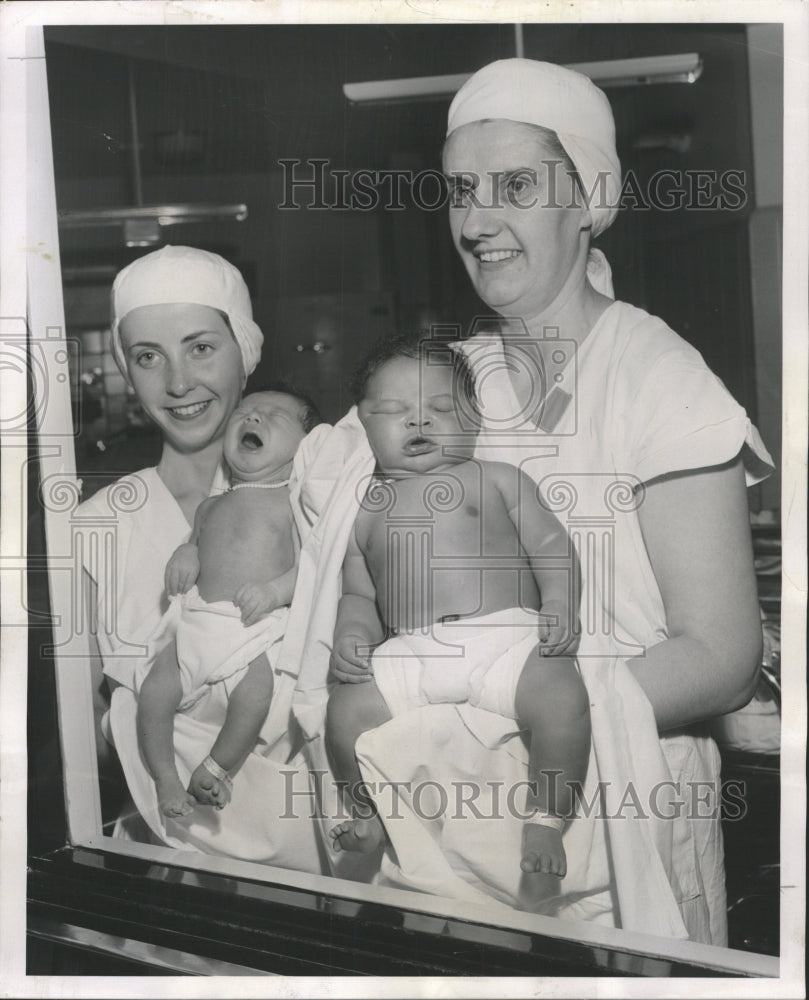 1958 Press Photo Alfred Watts Chicago&#39;s Largest Baby - RRW49521 - Historic Images