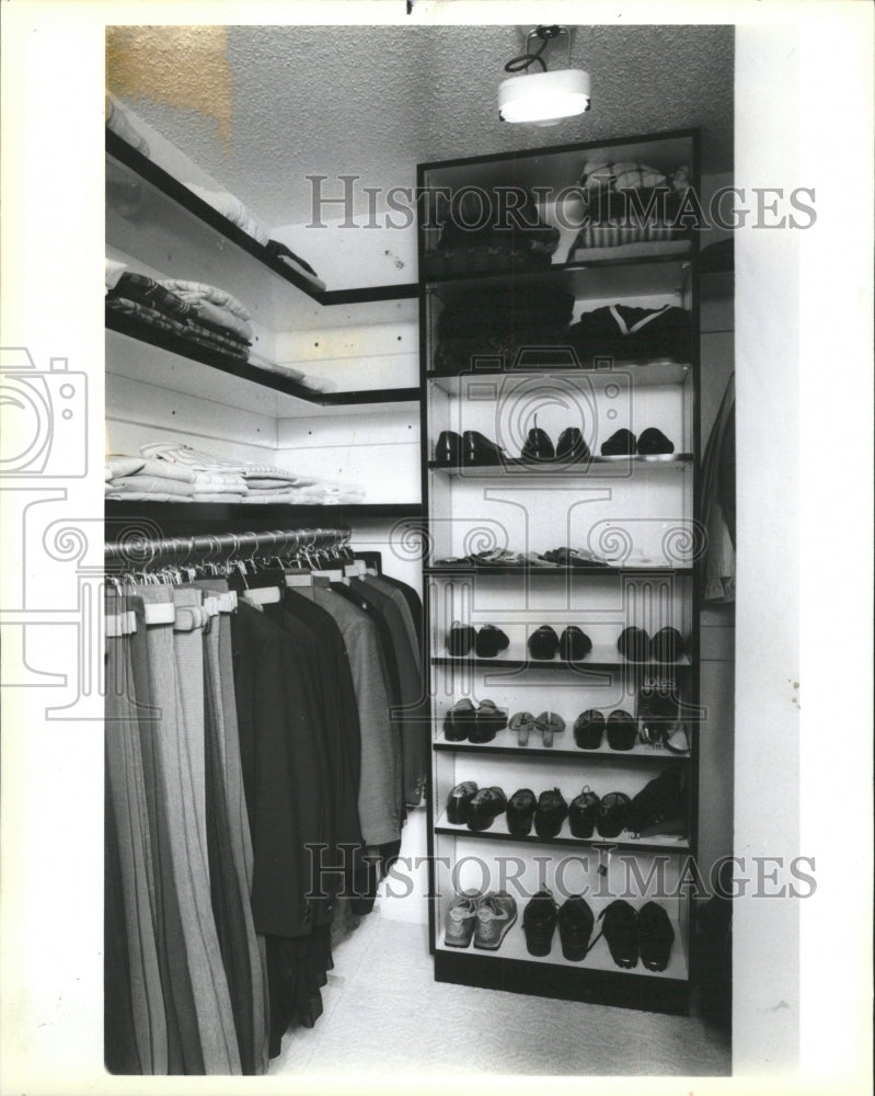 1988 Press Photo Michael Lerich walk-in closet. - RRW49555 - Historic Images