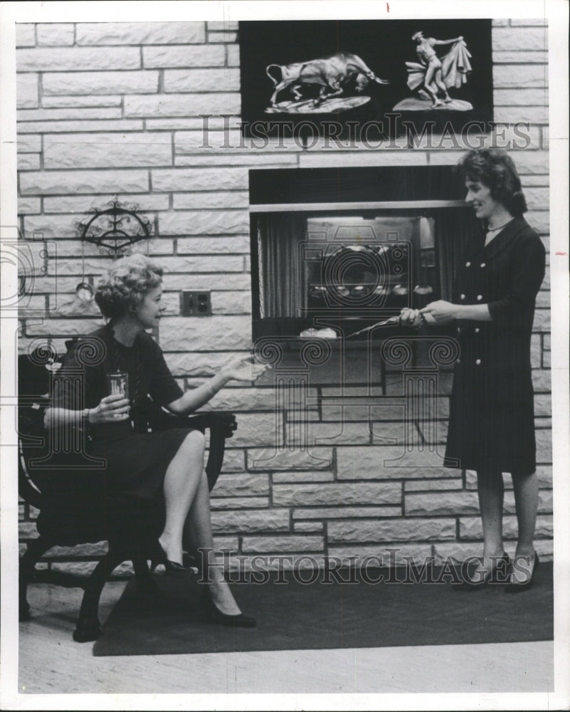 1967 Press Photo Fireplace - RRW49627 - Historic Images