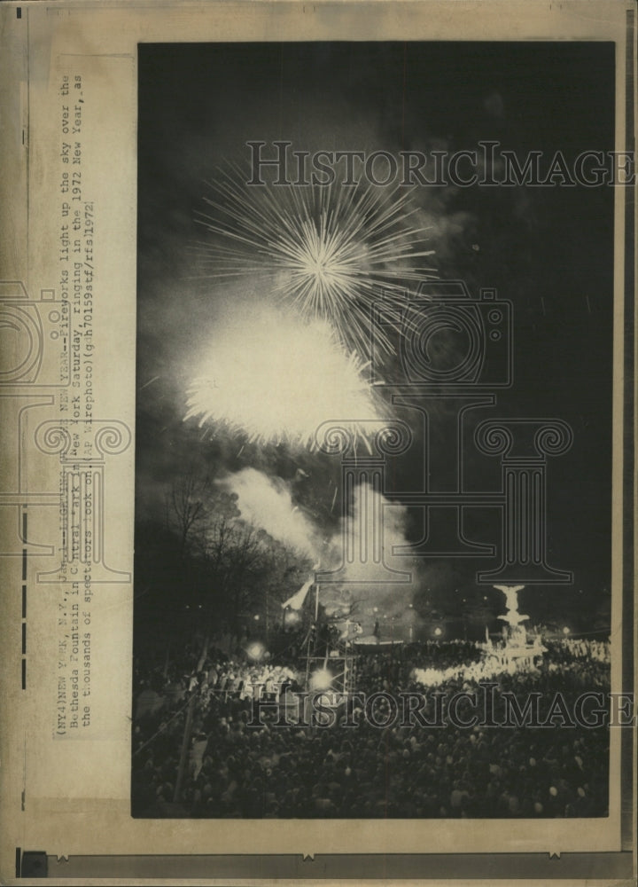 1972 Press Photo Fireworks New Year New Central Park - RRW49687 - Historic Images