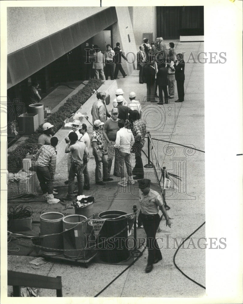 1983 Press Photo First National Bank Tranformer Fire - RRW49729 - Historic Images