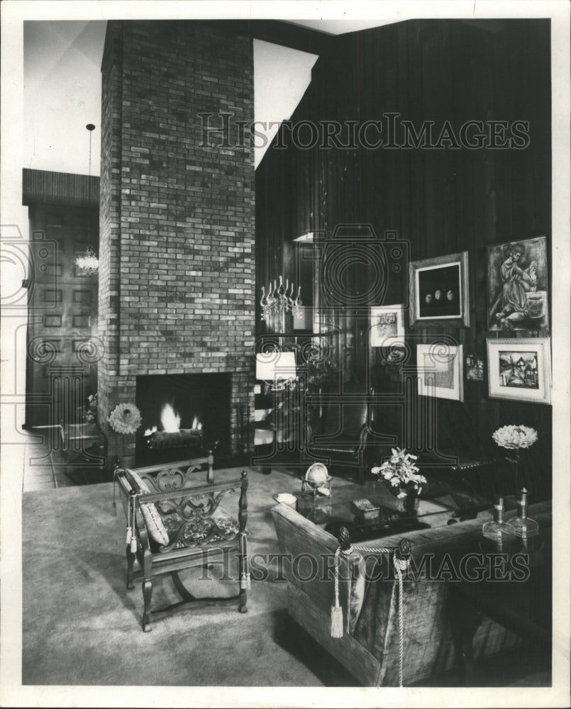 1968 Press Photo Free Standing Fireplace Oak Brook - RRW49735 - Historic Images