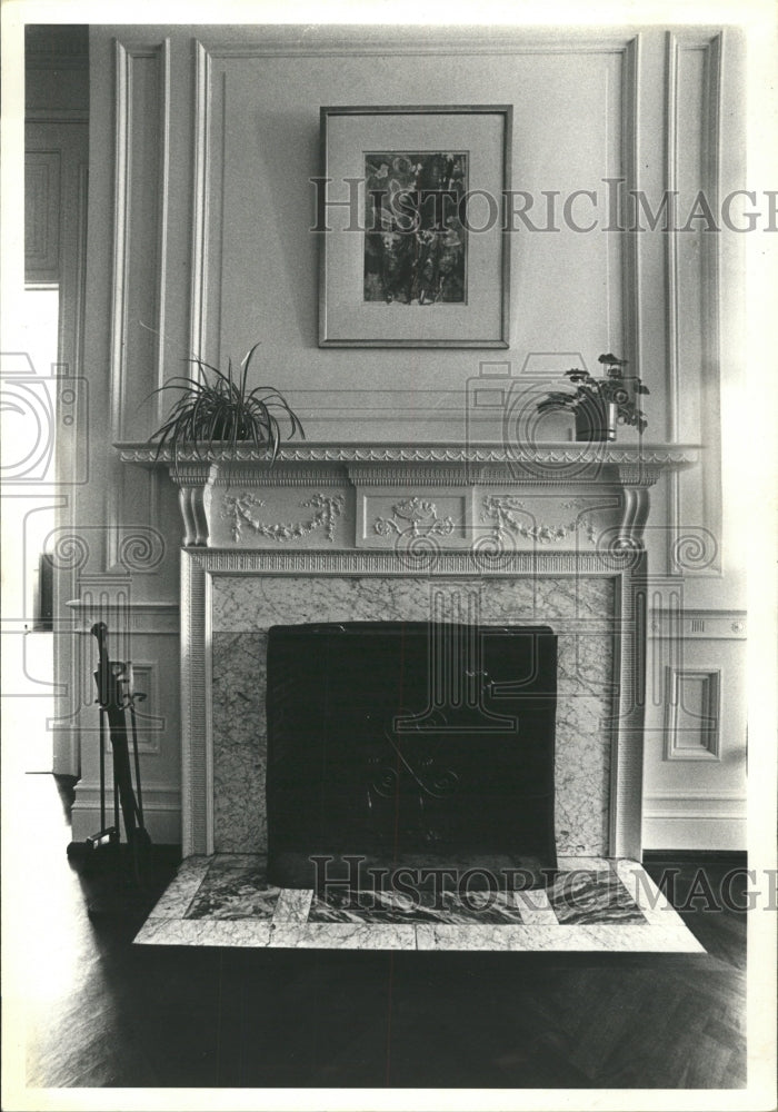 1978 Press Photo Fireplace Richard Sieben Helen Spector - RRW49741 - Historic Images