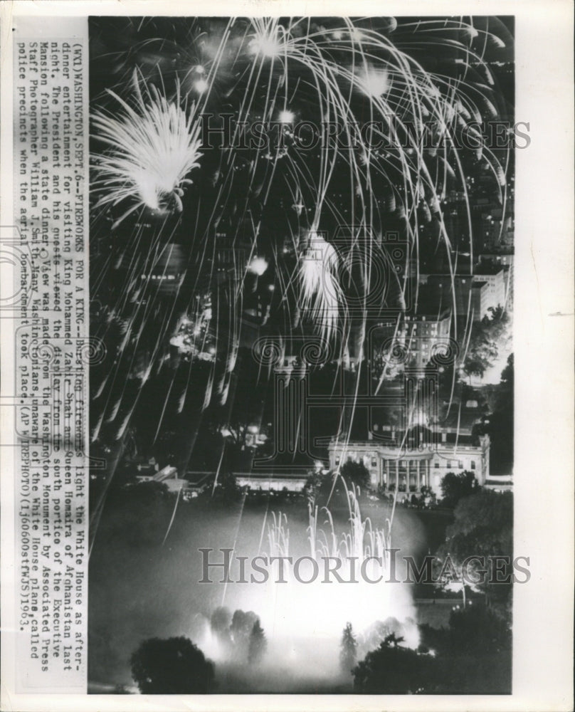 1963 Press Photo Bursting Fireworks Display White House - RRW49745 - Historic Images