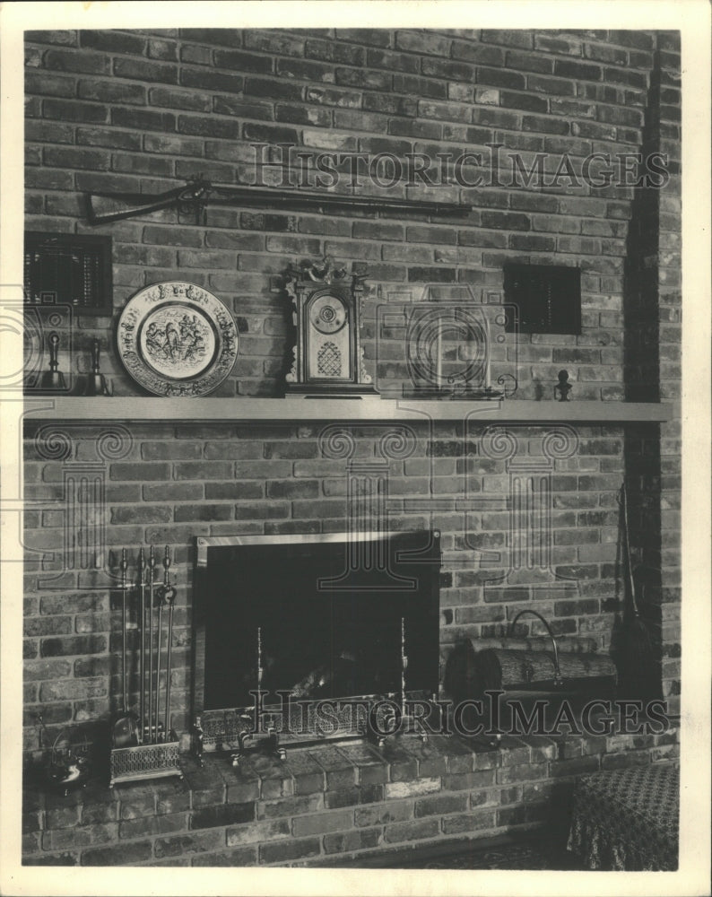 1969 Press Photo Fireplace Home Interior Decorations - RRW49759 - Historic Images