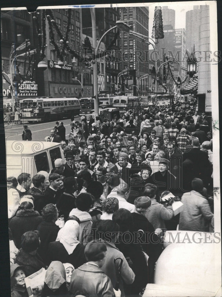 1966 Press Photo Christmas Chciago Jammed Shopper Loop - RRW49831 - Historic Images