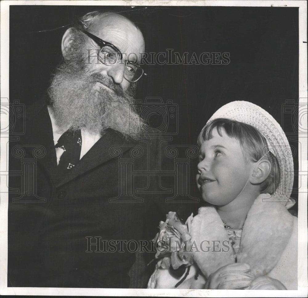 1962 Press Photo Therese O&#39;Looney Robbi Citizenship Day - RRW50035 - Historic Images