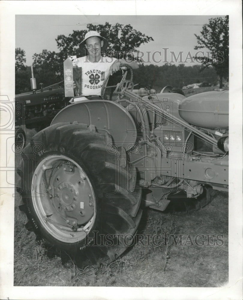 1955 Press Photo State tractor championship Gustaf Son - RRW50051 - Historic Images