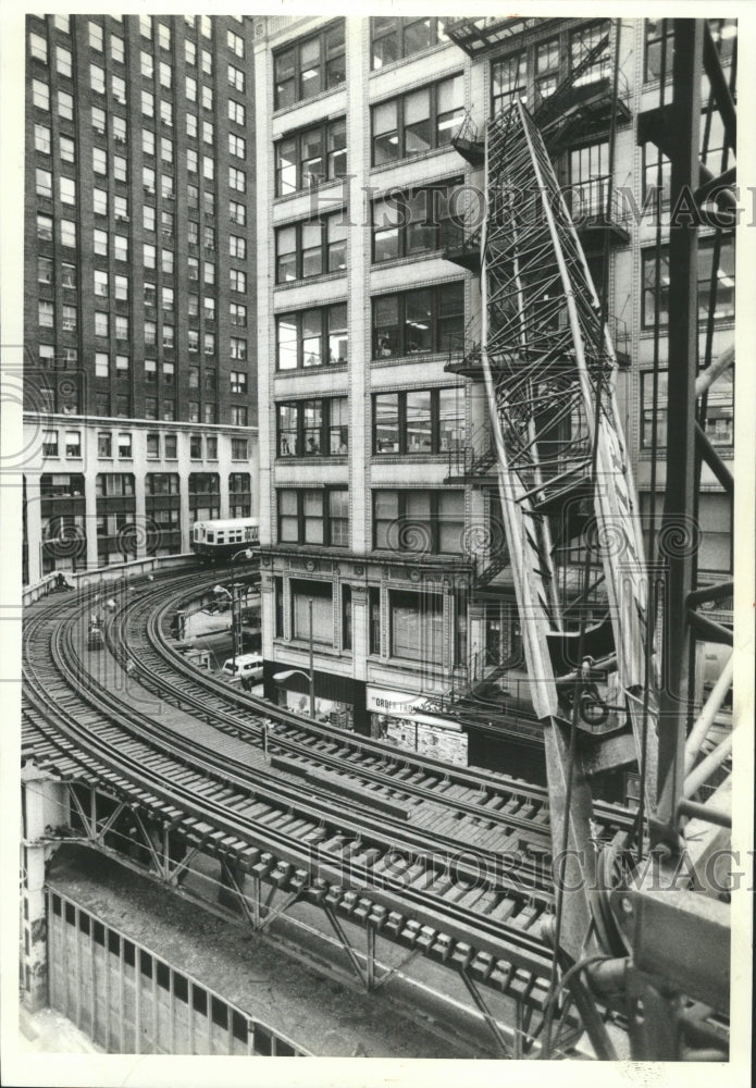 1981 Press Photo Wabash Crane Construciton Fire Bldg - RRW50057 - Historic Images