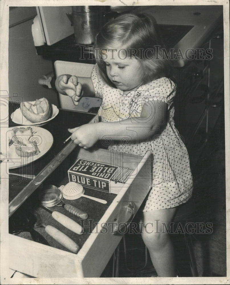 1947 Press Photo Safety Strip Baby Series Judy Lee - RRW50081 - Historic Images