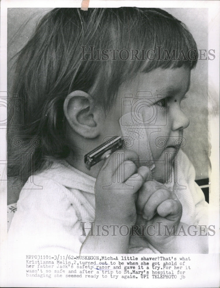 1962 Press Photo Jack safety razor MelinKristianna Hold - RRW50127 - Historic Images