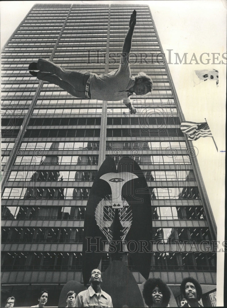 1972 Press Photo Stan Pitera-Phy Ed Instructor Chicago - RRW50159 - Historic Images
