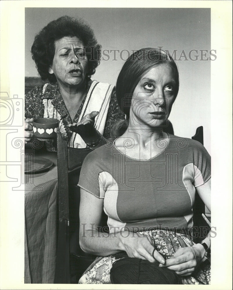 Press Photo St Nicholas Table setting James Lapine Call - RRW50309 - Historic Images