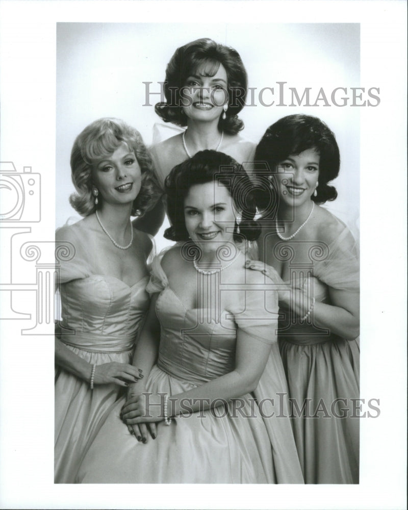 Press Photo Paula Scrofula Jody Abraham Ann Gunn Jill - RRW50313 - Historic Images