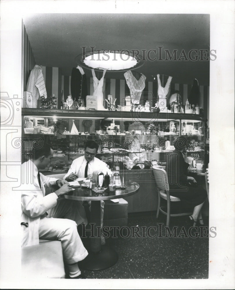 Press Photo Shopping bedridden patients Woman Volunteer - RRW50467 - Historic Images