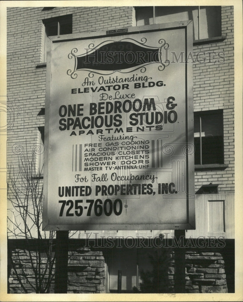 1968 Press Photo Sign studio apartment building picture - RRW50529 - Historic Images