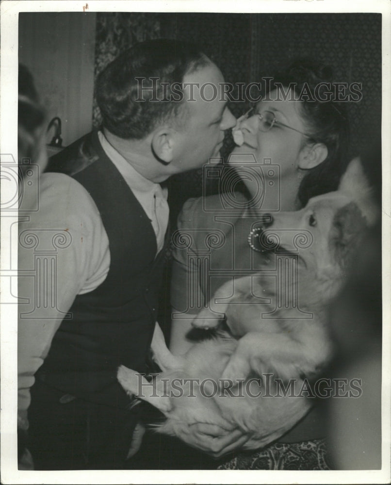 1943 Press Photo George Wilk John Czerwinski game nose - RRW50547 - Historic Images