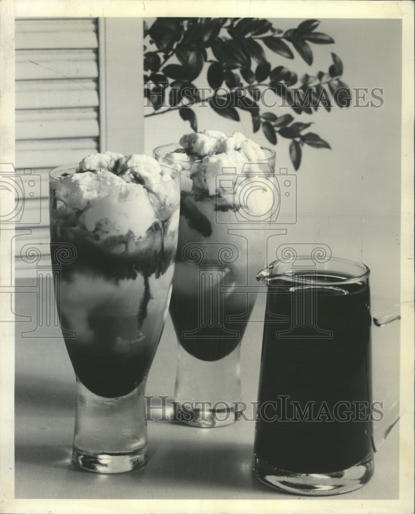 1965 Press Photo Layer ice cream Sirup tall glass Freez - RRW50619 - Historic Images