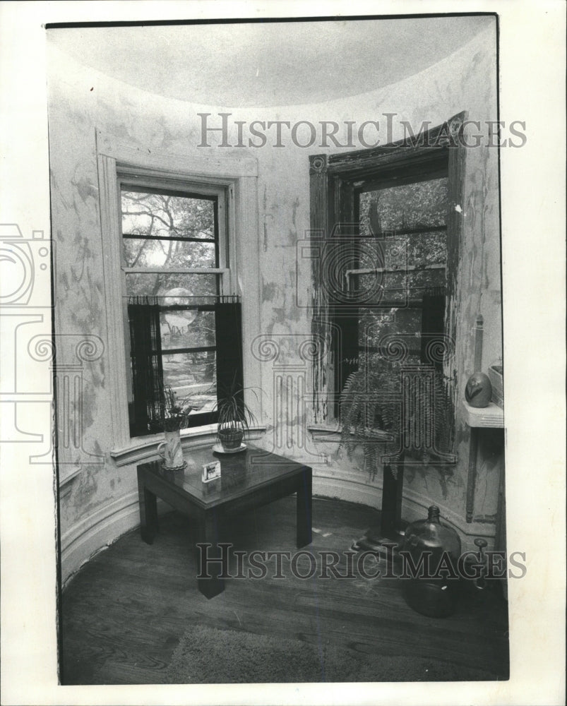 1976 Press Photo Robert Vernon Oak Park House Wall Work - RRW50633 - Historic Images