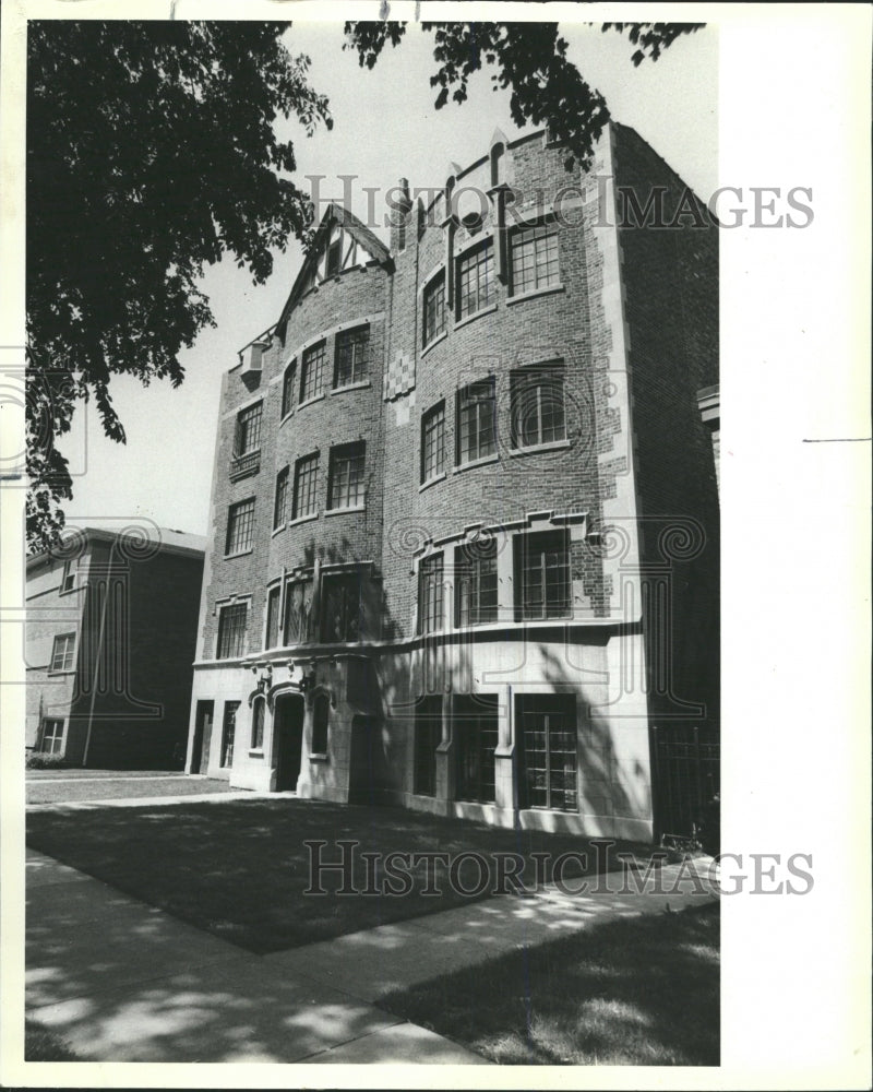 1983 Press Photo Apartment Buildings Housing Oak Park - RRW50665 - Historic Images