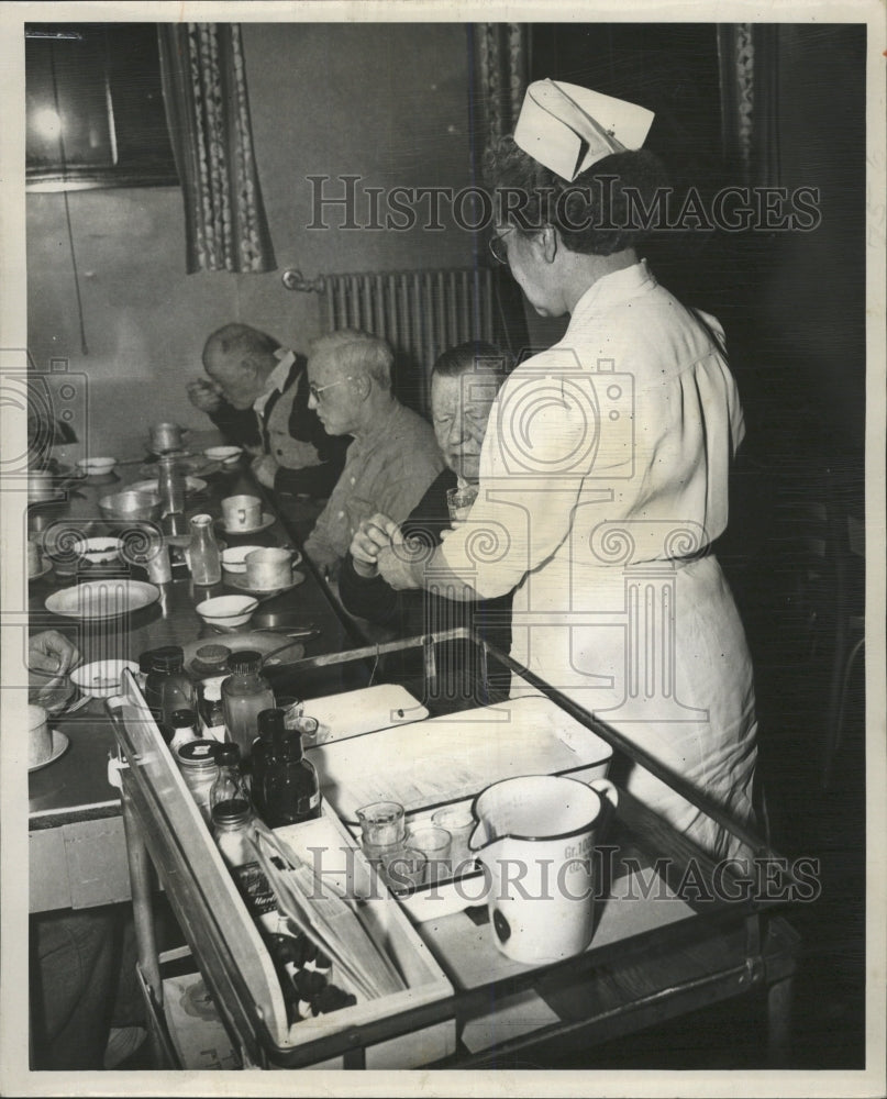 1950 Press Photo Anderson Meal Time Nurse - RRW50937 - Historic Images