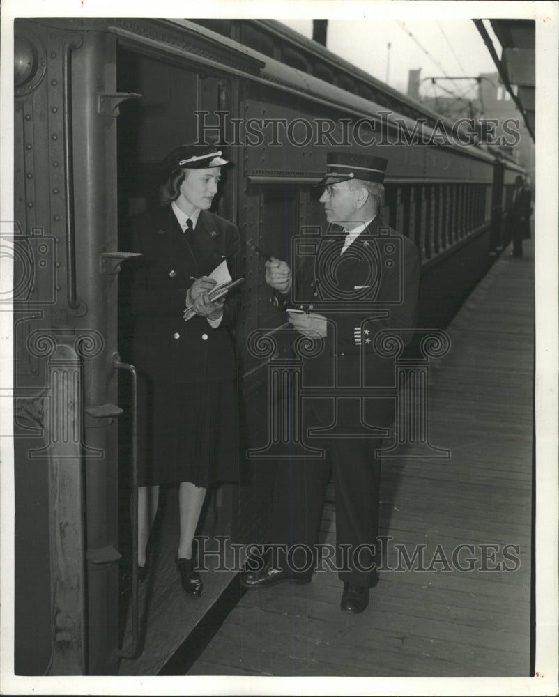 1943 Press Photo Marrie Conductor Hoffmann John - RRW51045 - Historic Images