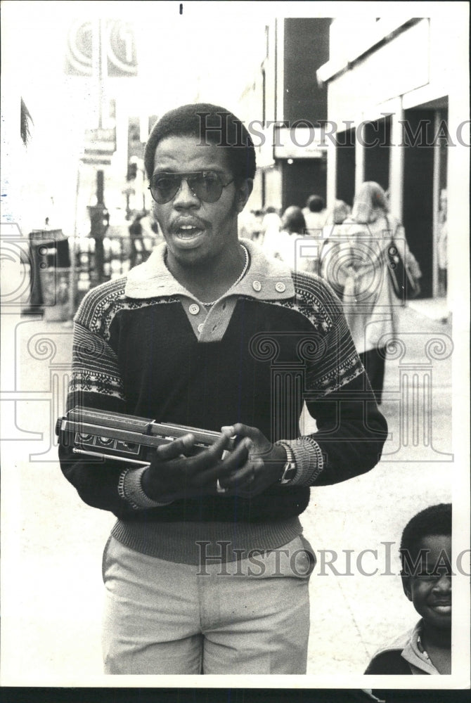 1979 Press Photo Portable Radio South Michigan Ave - RRW51137 - Historic Images