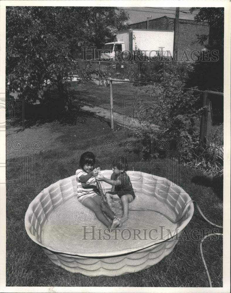 1988 Press Photo Elizabeth Eder Cervates Claremont Eder - RRW51273 - Historic Images