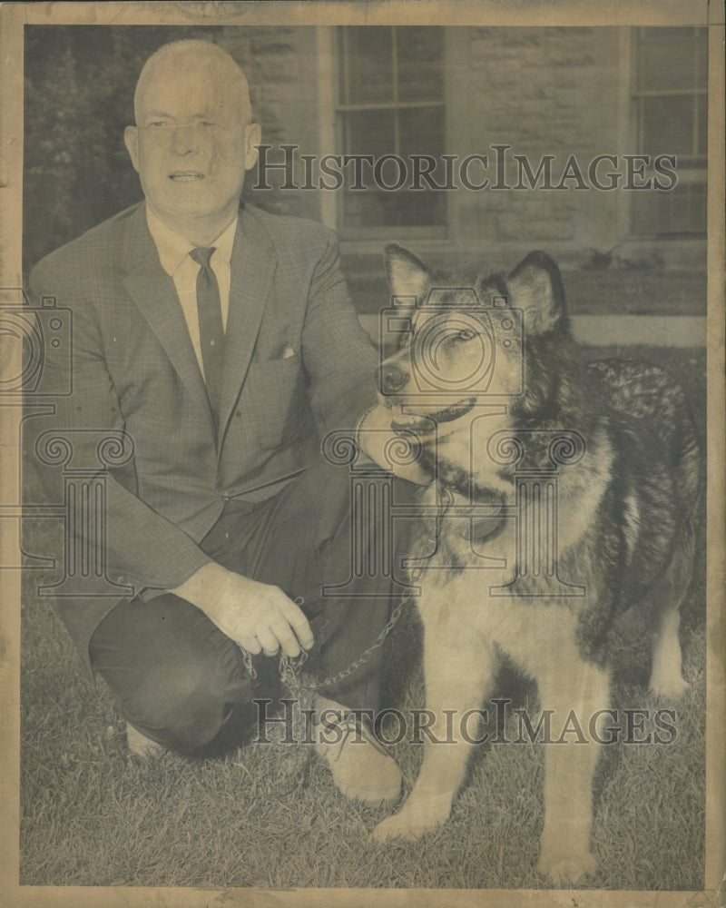 1963 Press Photo GEORGE G. EVANS ATHLETIC DIRECTOR - RRW51303 - Historic Images