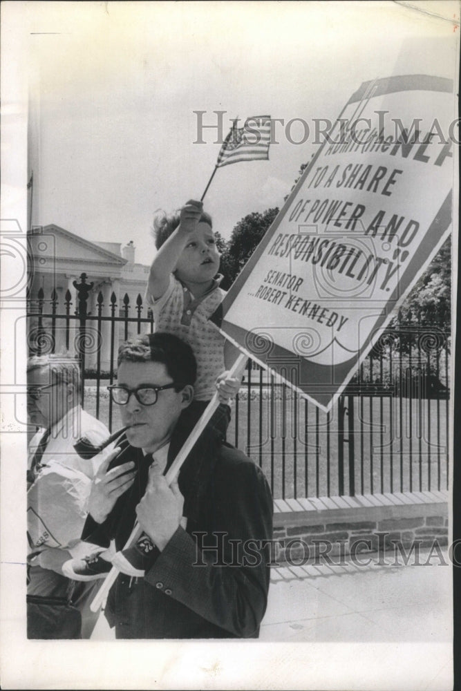 1966 Press Photo Peace Demonstration At White House - RRW51305 - Historic Images