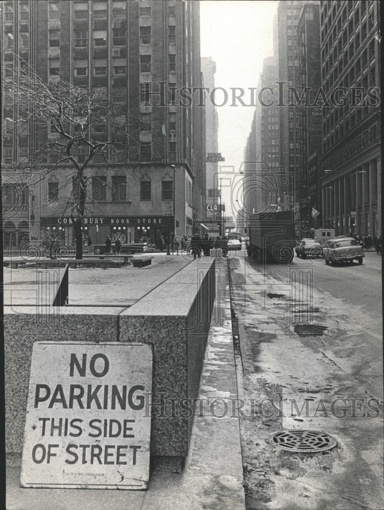 1966 Press Photo No Parking Sign Clark Street Chicago - RRW51485 - Historic Images