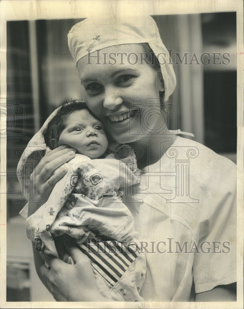 1964 Press Photo Five Day Old Baby Girl Abandoned - RRW51663 - Historic Images