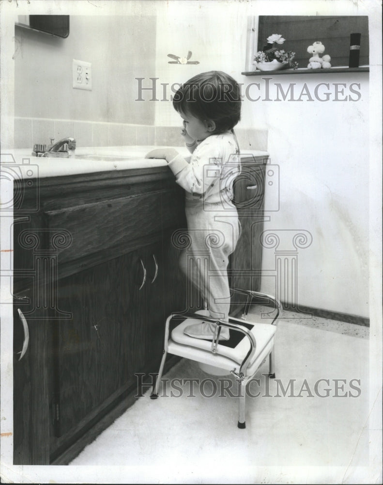 1968 Press Photo Peterson&#39;s Pottee-Step Toilet Training - RRW51693 - Historic Images