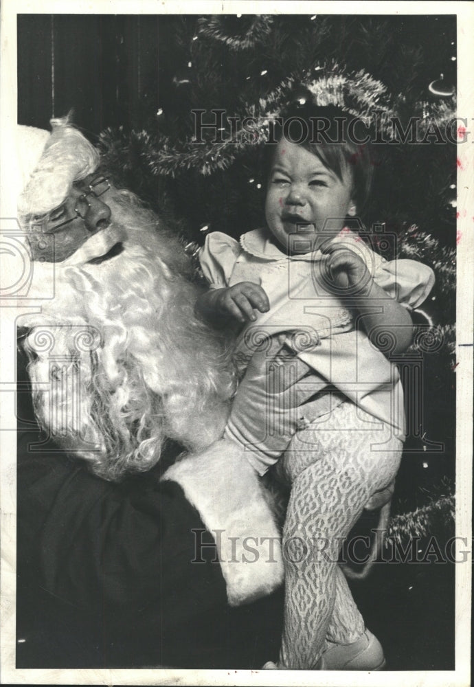 1978 Press Photo Baby Suzanne with Saint Nick - RRW51711 - Historic Images