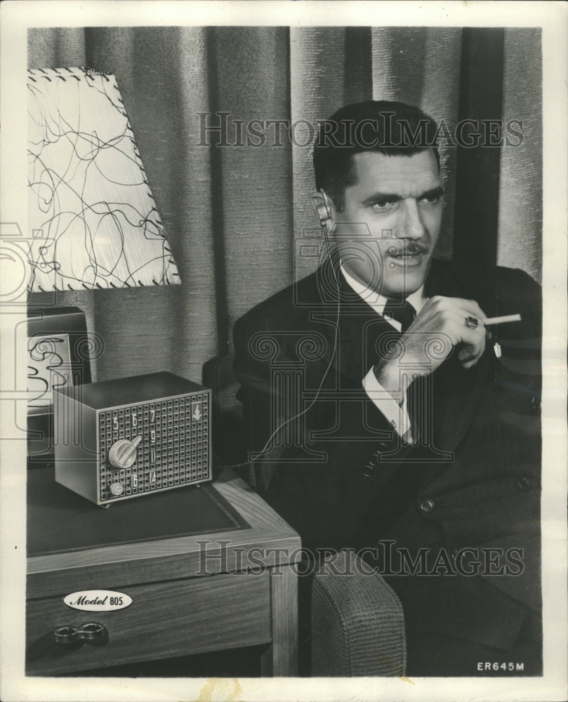 1954 Press Photo Emerson Radio Model 805 - RRW51781 - Historic Images