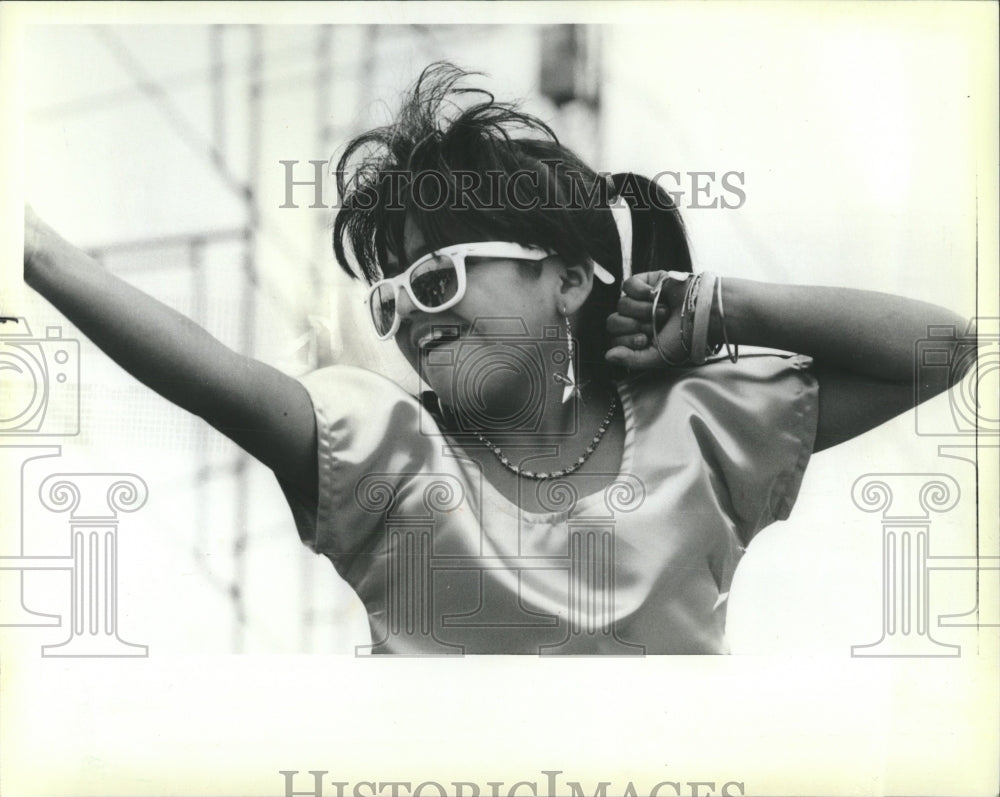 1986 Press Photo Maria Cardenas Lauper Cindi Festival - RRW51969 - Historic Images