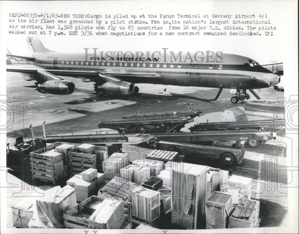 1965 Press Photo Pan-American pilots strike - RRW52089 - Historic Images