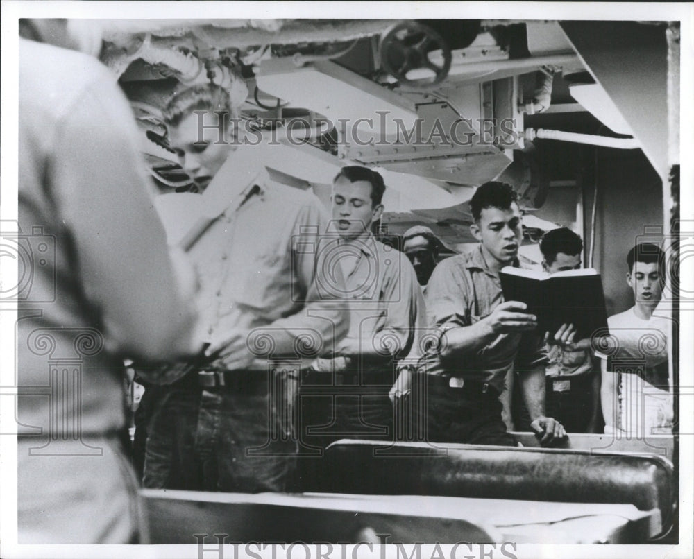 1962 Press Photo Destroyer Church Services Religion - RRW52375 - Historic Images