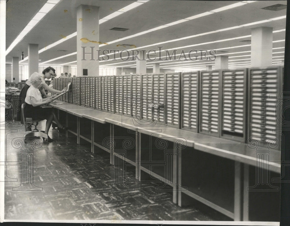 1954 Press Photo Cardex Records Ship Control Illinois - RRW52381 - Historic Images